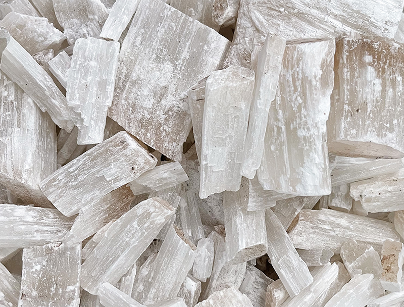 石膏水化作用的影響不同以及工業生產上的實際需要